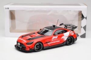 Mercedes AMG GT Black Series F1 Safety Car 2022 Minichamps 1:18 153032093 Diecast - image 6 of 6