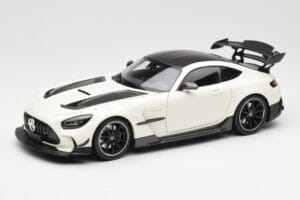 Mercedes AMG GT C190 Black Series Diamond White Metallic Minichamps 1:18 110032020 Diecast
