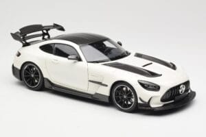 Mercedes AMG GT C190 Black Series Diamond White Metallic Minichamps 1:18 110032020 Diecast - image 6 of 8