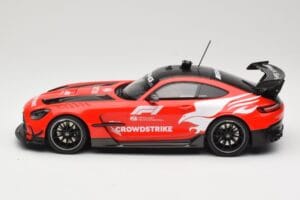 Mercedes AMG GT C190 Black Series Safety Car F1 2022 Minichamps 1:18 155032090 Diecast - image 3 of 6