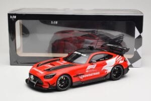 Mercedes AMG GT C190 Black Series Safety Car F1 2022 Minichamps 1:18 155032090 Diecast - image 6 of 6