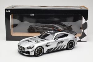 Mercedes AMG GT R C190 Safety Car F1 2019 Minichamps 1:18 155036090 Diecast - image 6 of 6