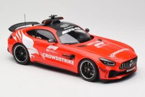 Mercedes AMG GT R C190 Safety Car F1 2021 Minichamps 1:18 155036095 Diecast - image 4 of 6
