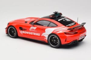 Mercedes AMG GT R C190 Safety Car F1 2021 Minichamps 1:18 155036095 Diecast - image 5 of 6