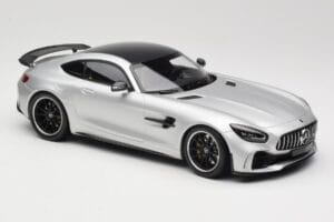 Mercedes AMG GT R C190 Silver Minichamps 1:18 155036025 Diecast - image 4 of 6