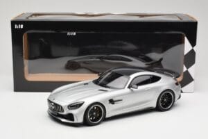 Mercedes AMG GT R C190 Silver Minichamps 1:18 155036025 Diecast - image 6 of 6