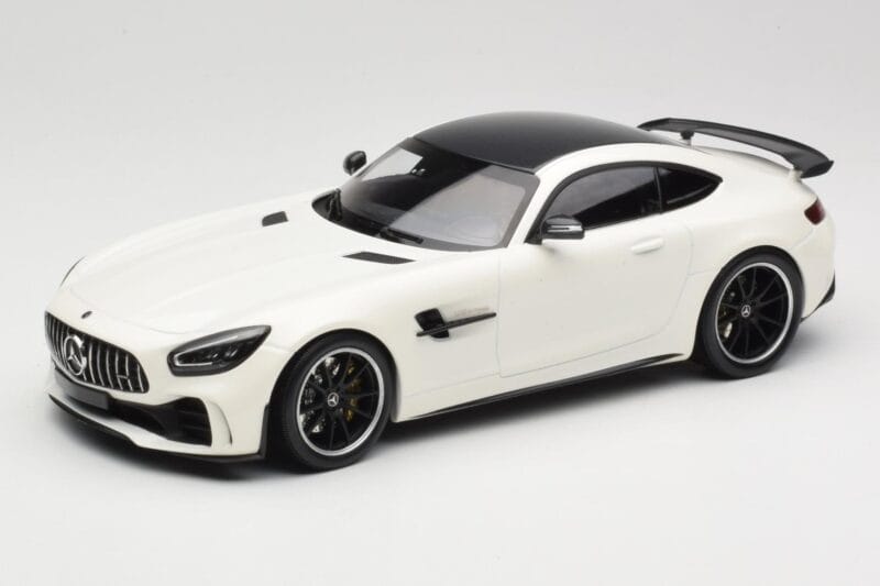 Mercedes AMG GT R C190 White Metallic Minichamps 1:18 155036028 Diecast