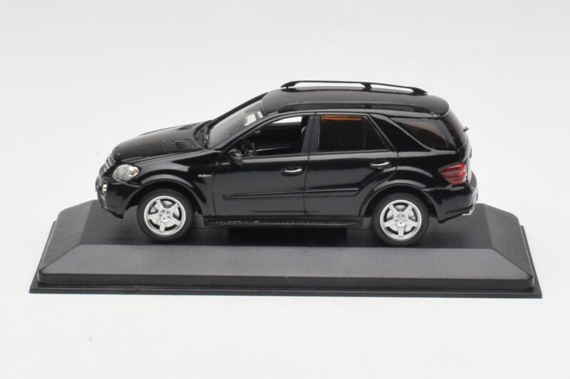 Mercedes AMG ML 63 W164 Black Minichamps 1:43 400037670 Diecast