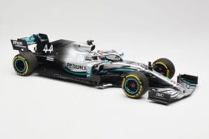 Mercedes AMG Petronas W10 #44 L. Hamilton F1 World Champion 2019 Minichamps 1:18 110190044 Diecast - image 4 of 6