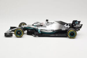 Mercedes AMG Petronas W10 #44 L. Hamilton F1 World Champion Dealer Edition 2019 Minichamps 1:18 B66960567 Diecast - image 3 of 7