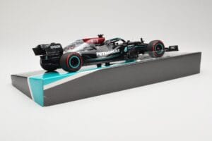 Mercedes AMG Petronas W12 E Performance #44 L. Hamilton Bahrain GP 2021 Minichamps 1:18 113210144 Diecast - image 3 of 6