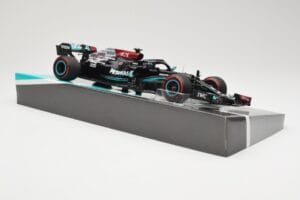 Mercedes AMG Petronas W12 E Performance #44 L. Hamilton Bahrain GP 2021 Minichamps 1:18 113210144 Diecast - image 4 of 6