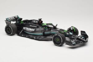 Mercedes AMG Petronas W14 E Performance #63 G. Russell Bahrain GP 2023 Minichamps 1:18 110230163 Diecast - image 4 of 6