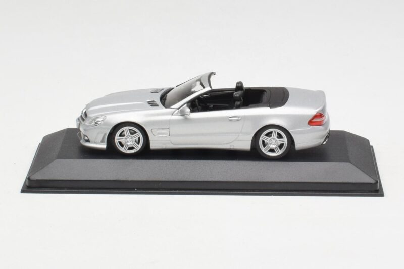 Mercedes AMG SL63 R230 Silver Wheels Type 2 Minichamps 1:43 Mercedes AMG SL63 R230 Silver Wheels Type 2 Minichamps 1:43 SL63001 Diecast