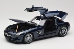 Mercedes SLS AMG C197 Blue Metallic Minichamps 1:18 180039021 Diecast - image 2 of 8