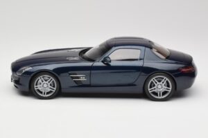 Mercedes SLS AMG C197 Blue Metallic Minichamps 1:18 180039021 Diecast - image 4 of 8