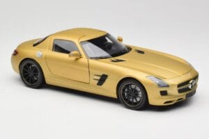 Mercedes AMG SLS C197 Gold Minichamps 1:18 100039024 Diecast - image 6 of 8