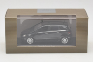 Mercedes B-Class W245 Driving School Black Minichamps 1:43 MB005 Diecast - image 4 of 4