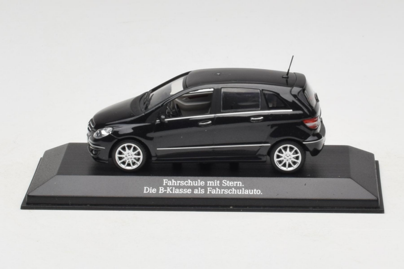 Mercedes B-Class W245 Driving School Black Minichamps 1:43 MB005 Diecast