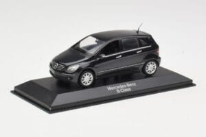 Mercedes B-Class W245 Cosmos Black Minichamps 1:43 B66962218 Diecast - image 2 of 4