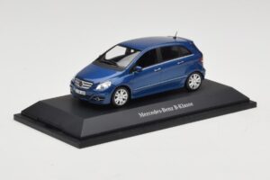 Mercedes B-Class W245 Lotus Blue Metallic Minichamps 1:43 B66962407 Diecast - image 2 of 4