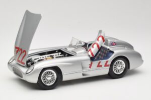 Mercedes 300 SLR W196S #722 S. Moss / D. Jenkinson Mille Miglia Winner 1955 Maisto 1:18 536887 Diecast - image 2 of 8
