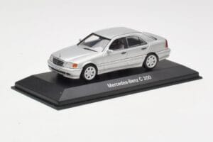 Mercedes C 200 W202 Iridium Silver Minichamps 1:43 B66040488 Diecast - image 2 of 4