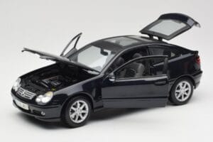 Mercedes C-Class Sports Coupe CL203 Blue Maisto 1:18 B66962124 Diecast - image 2 of 8