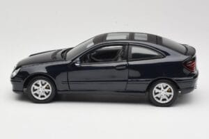 Mercedes C-Class Sports Coupe CL203 Blue Maisto 1:18 B66962124 Diecast - image 4 of 8