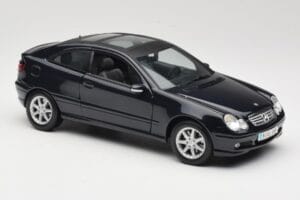 Mercedes C-Class Sports Coupe CL203 Blue Maisto 1:18 B66962124 Diecast - image 6 of 8