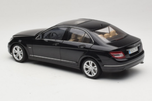 Mercedes C-Class W204 Obsidian Black AUTOart 1:18 B66962367 Diecast - image 7 of 8