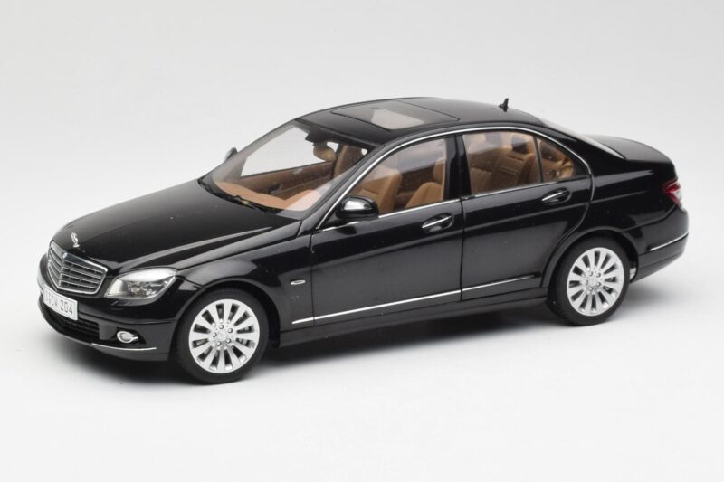 Mercedes C-Class W204 Obsidian Black AUTOart 1:18 Mercedes C-Class W204 Obsidian Black AUTOart 1:18 B66962365 Diecast