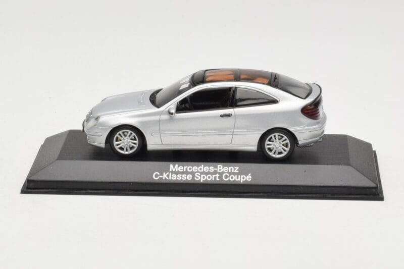 Mercedes C-Class W203 Sport Coupe Silver Minichamps 1:43 Mercedes C-Class W203 Sport Coupe Silver Minichamps 1:43 B66961916 Diecast