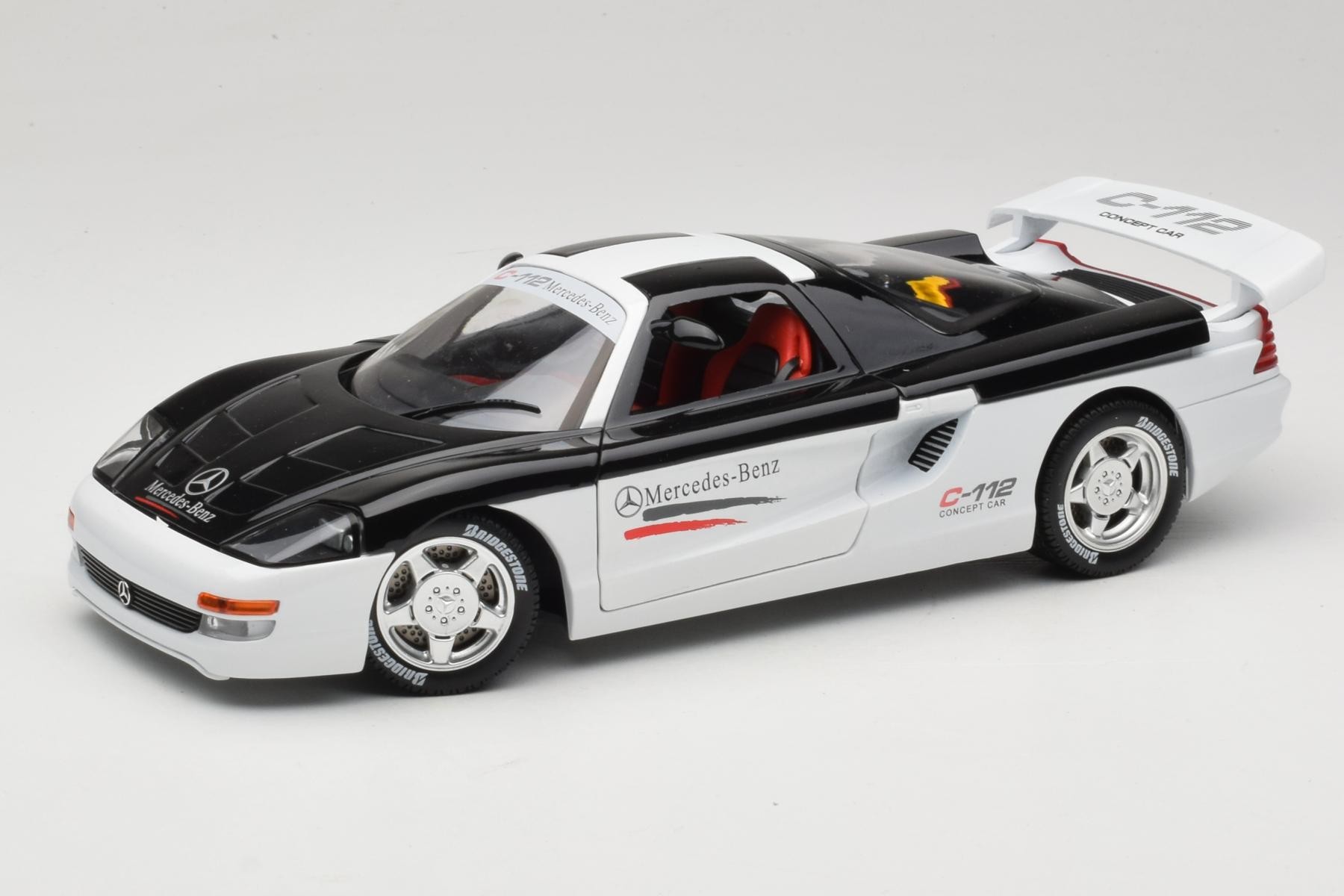 Guiloy Mercedes-Benz C112 1:18 Diecast White and Black