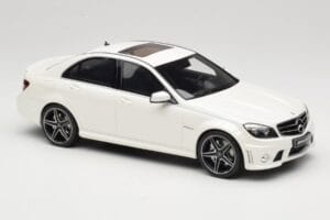 Mercedes C63 AMG W204 Diamond White GT Spirit 1:18 GT928 Resin - image 4 of 6