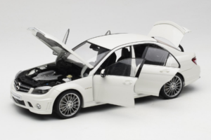 Mercedes AMG C63 W204 White AUTOart 1:18 72674-R1 Diecast - image 2 of 8