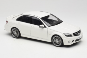 Mercedes AMG C63 W204 White AUTOart 1:18 72674-R1 Diecast - image 6 of 8