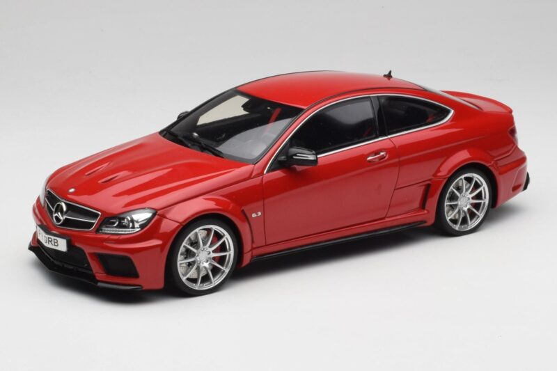 Mercedes AMG C63 W204 Red 2nd Choice GT Spirit 1:18 GT065-D1 Resin
