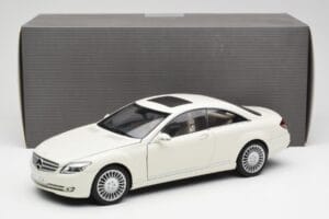 Mercedes CL500 C216 Calcit White AUTOart 1:18 B66962341 Diecast - image 8 of 8