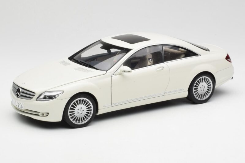 Mercedes CL500 C216 Calcit White AUTOart 1:18 Mercedes CL500 C216 Calcit White AUTOart 1:18 B66962341 Diecast
