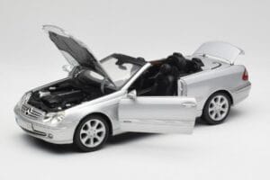 Mercedes CLK 500 Cabriolet Elegance A209 Silver Kyosho 1:18 B66962172 Diecast - image 2 of 8