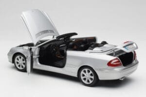 Mercedes CLK 500 Cabriolet Elegance A209 Silver Kyosho 1:18 B66962172 Diecast - image 5 of 8