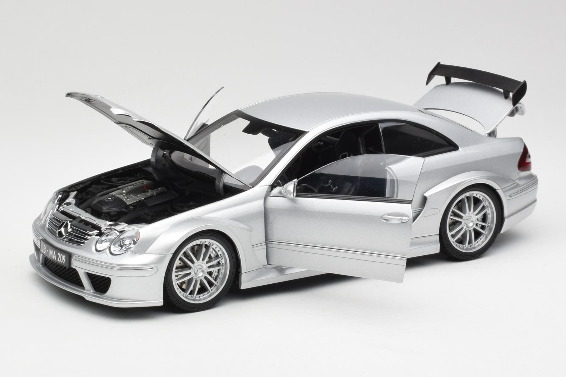 Mercedes AMG CLK DTM Silver Kyosho 1:18