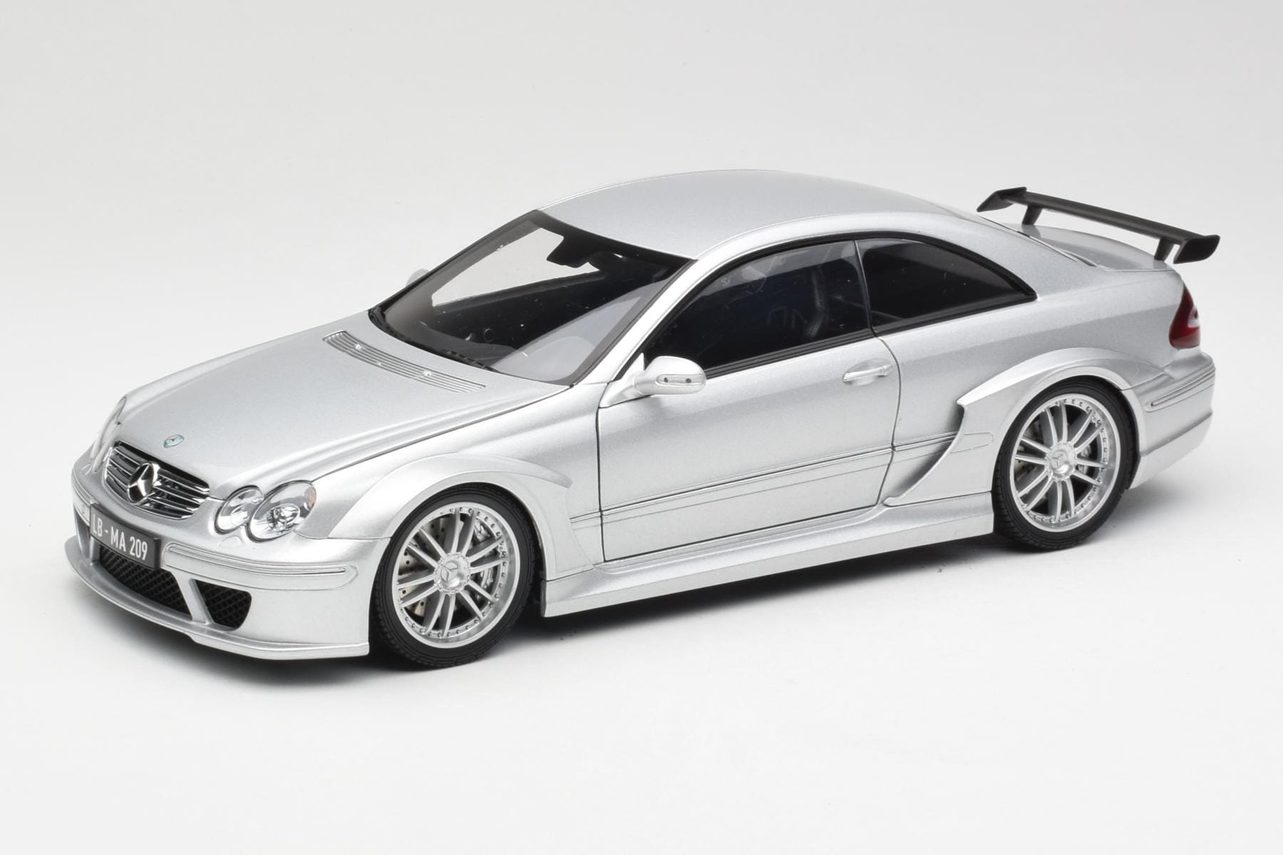 1/18 京商　メルセデスベンツ CLK DTM AMG coupe シルバー Mercedes AMG CLK DTM Silver Kyosho 1:18