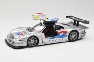 Mercedes CLK LM GT1 #1 AMG Mercedes K. Ludwig / R. Zonta FIA GT Championship 1998 Maisto 1:18 56053 Diecast - image 2 of 8