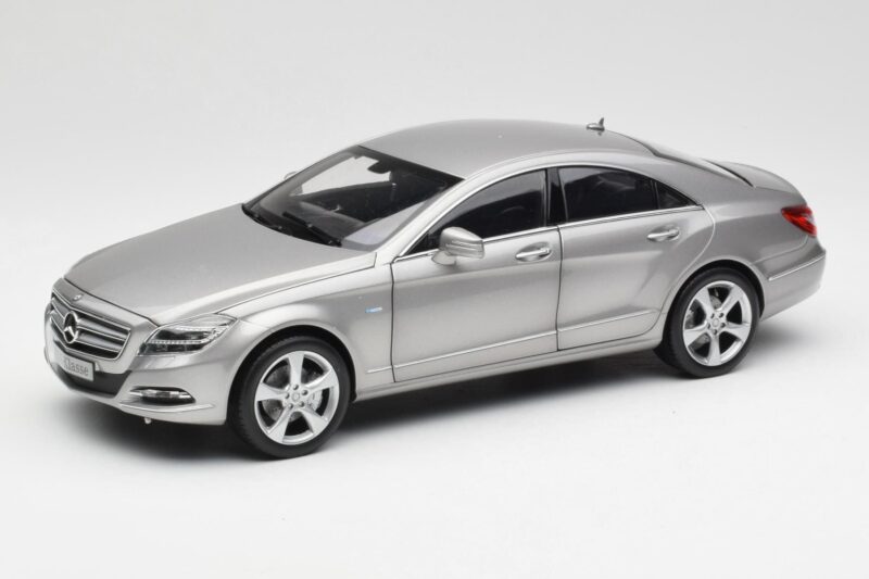 Mercedes CLS C218 Designo Alubeam Titanium Norev 1:18 Mercedes CLS C218 Designo Alubeam Titanium Norev 1:18 B66961298 Diecast