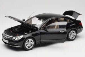 Mercedes E-Class Coupe C207 Obsidian Black Metallic Norev 1:18 B66962418 Diecast - image 2 of 8