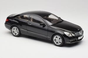 Mercedes E-Class Coupe C207 Obsidian Black Metallic Norev 1:18 B66962418 Diecast - image 6 of 8