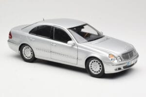 Mercedes E-Class W211 Silver Kyosho 1:18 B66962146 Diecast - image 6 of 8