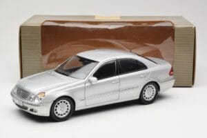 Mercedes E-Class W211 Silver Kyosho 1:18 B66962146 Diecast - image 8 of 8